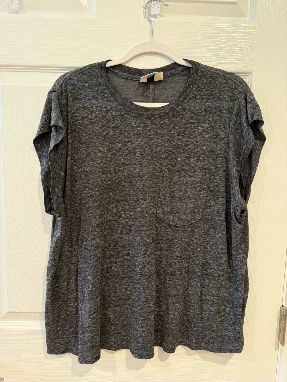 Universal Thread Women's Heather Charcoal Short-Sleeve Pocket Tee
